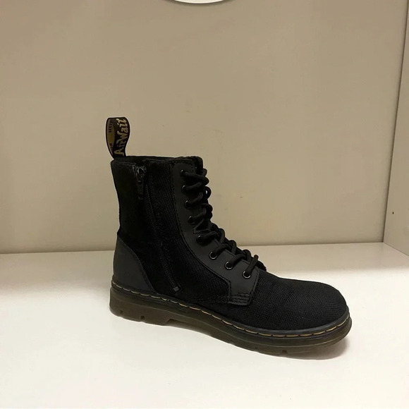 DR MARTENS JUNIOR COMBS EXTRA TOUGH POLY CASUAL BOOTS back to school - Picture 2 of 10